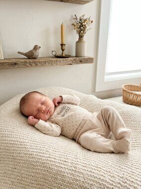 Gerber Hello World Baby 3 Piece Set Neutral Bodysuit Top Pants NWT Size 6 9M